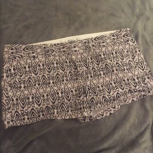American Eagle Outfitters Black&White Shorts